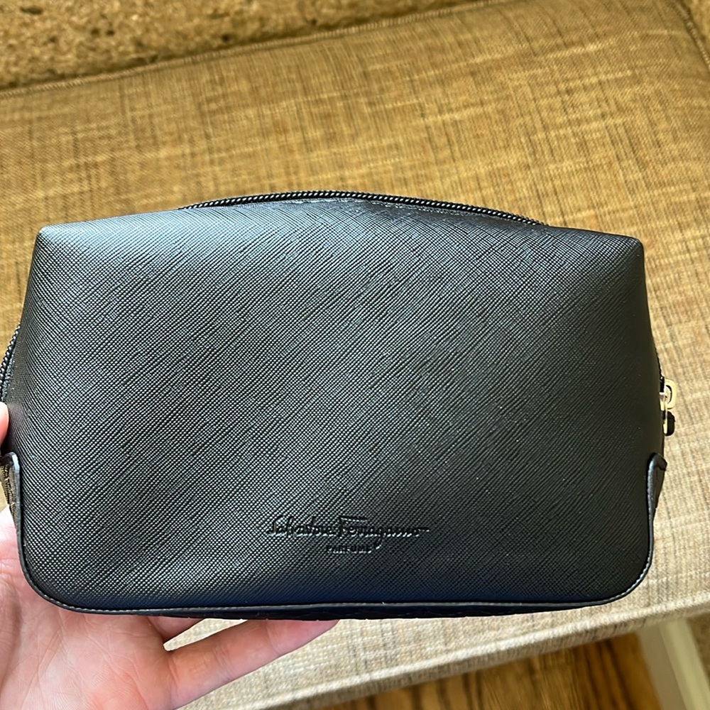 Ferragamo toiletry set